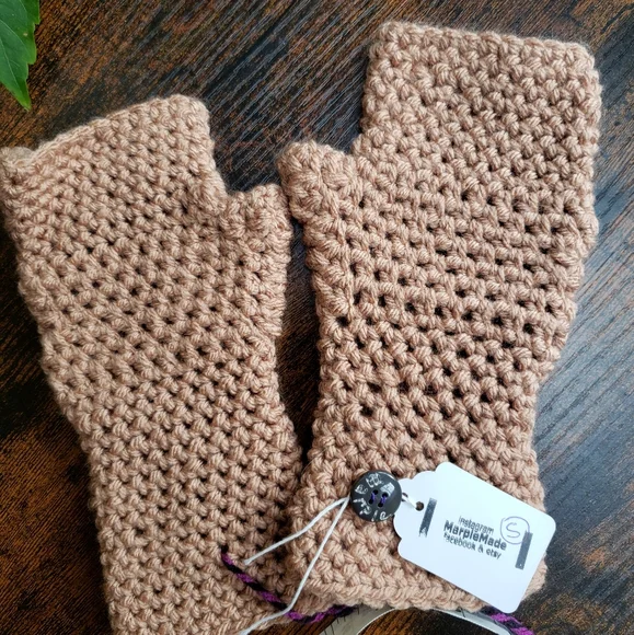 NWT* Handmade Fingerless gloves💜 super soft acrylic, MarpleMade Designs, almond - Picture 3 of 9
